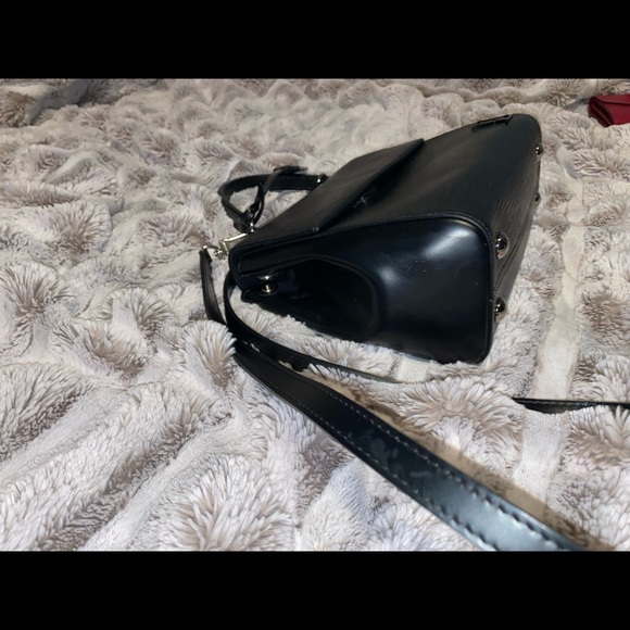 ❌ SOLD ❌ Louis Vuitton EPI Cluny BB - Picture 5 of 9